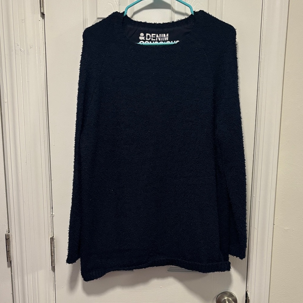 Navy blue Sweater